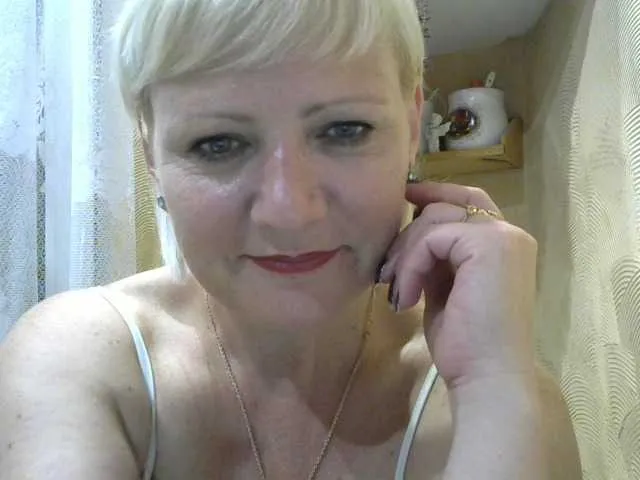 Live sex webcam photo for HelenLike #254642863