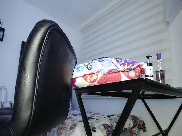 Live sex webcam photo for Darlaa__doll #265359009