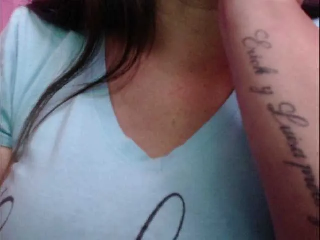 Live sex webcam photo for luzzyhot #245563287