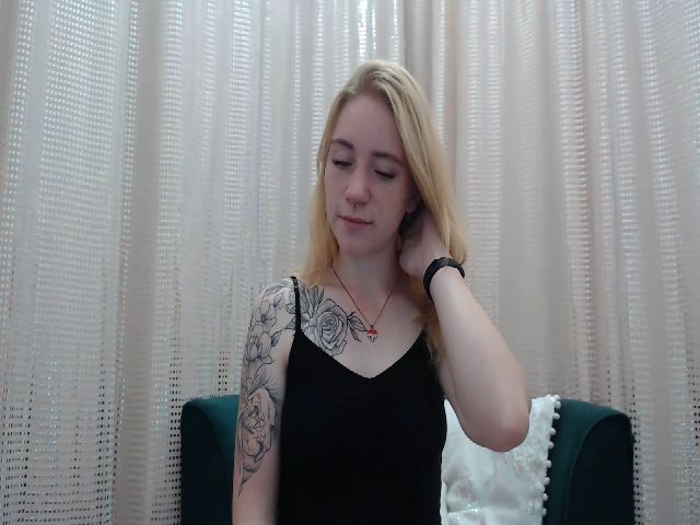 Live sex webcam photo for RedBerryy #260360150