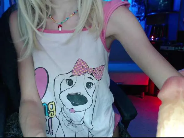 Live sex webcam photo for kika-Co #243232366