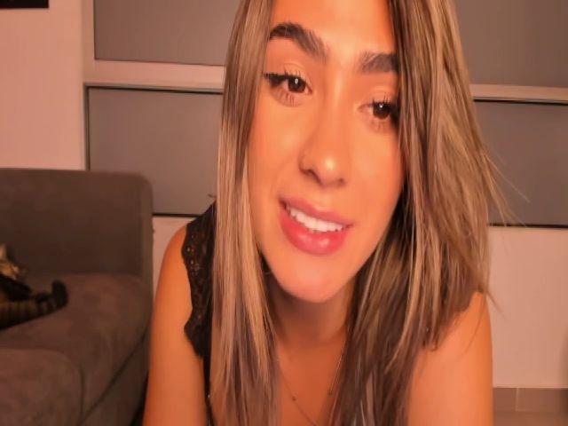 Live sex webcam photo for SaraStormm #265272787