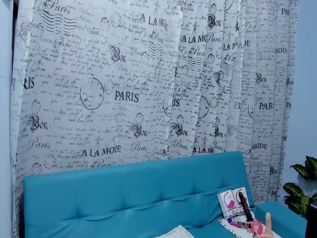 Live sex webcam photo for MILF_KARYNA #253615936