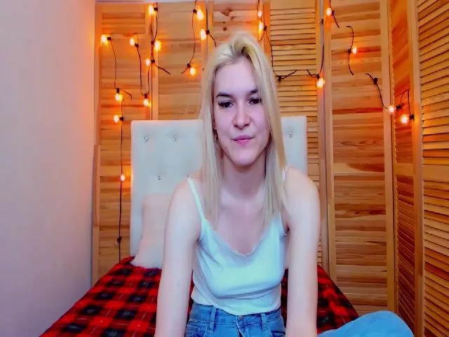 Live sex webcam photo for MarliTes #257265659