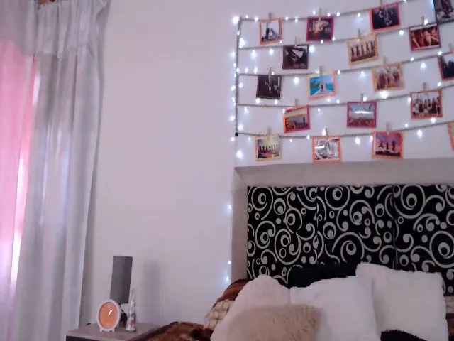 Live sex webcam photo for Litlecapricex #259268577