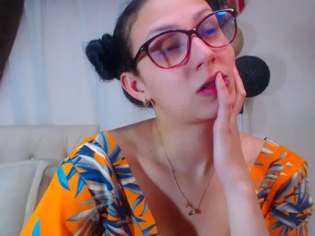 Live sex webcam photo for Karorivero #252387827