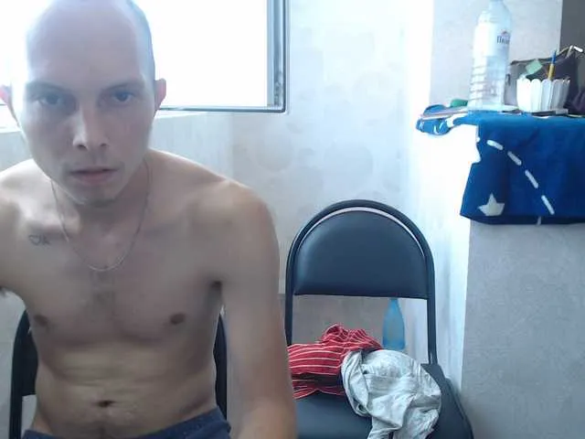 Live sex webcam photo for GreatCouple1 #251404478