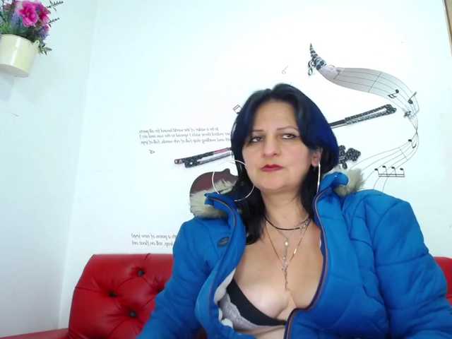 Live sex webcam photo for hornymilff #248180723