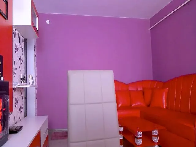 Live sex webcam photo for IzabellaE #257588331
