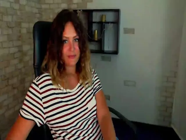 Live sex webcam photo for Noreya #253919201