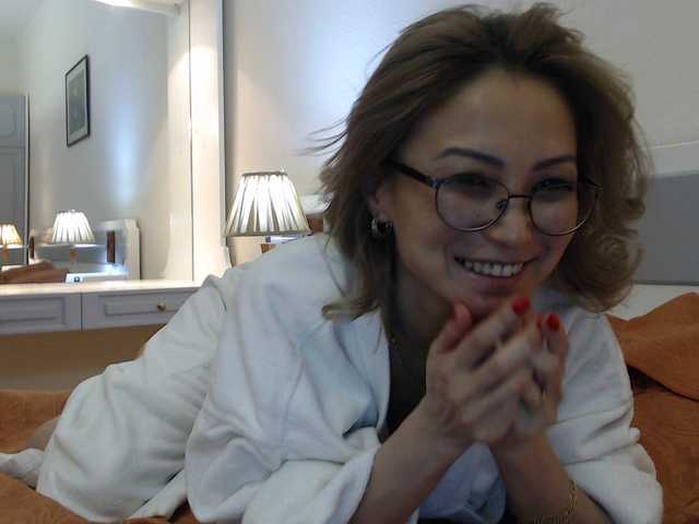 Live sex webcam photo for LiliToli1 #287998074