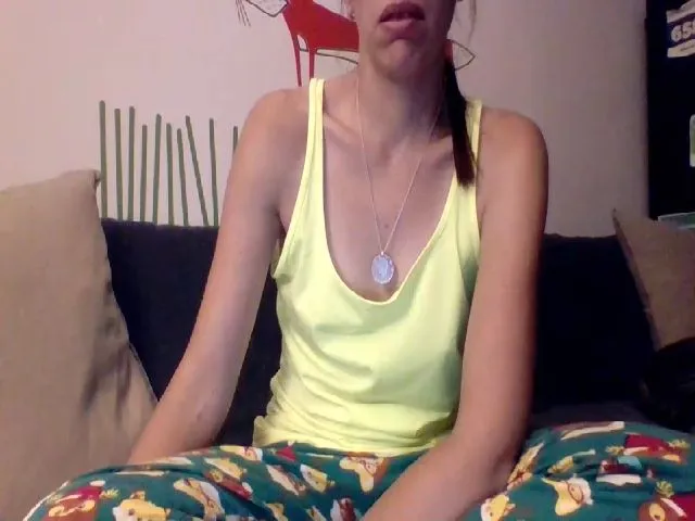 Live sex webcam photo for FoxMoony #261675314