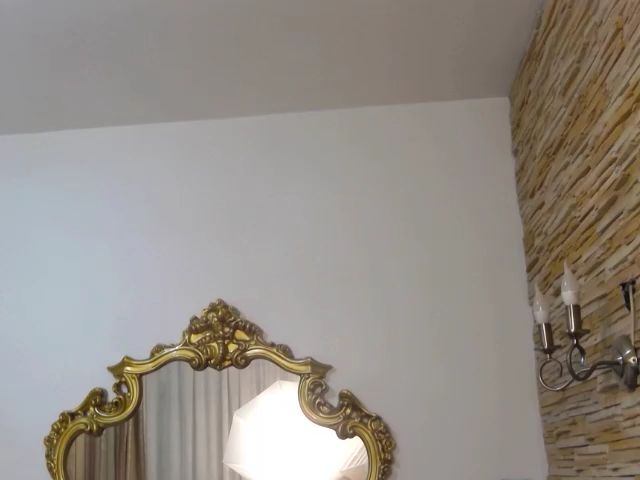 Live sex webcam photo for MissElisabeth #263995347