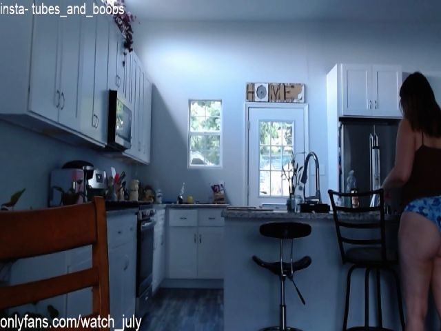 Live sex webcam photo for tubesandboobs #254131052