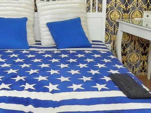 Live sex webcam photo for JuliaHayes90 #241115689