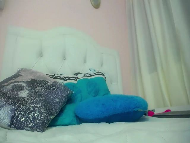 Live sex webcam photo for Petite_camila #287864258