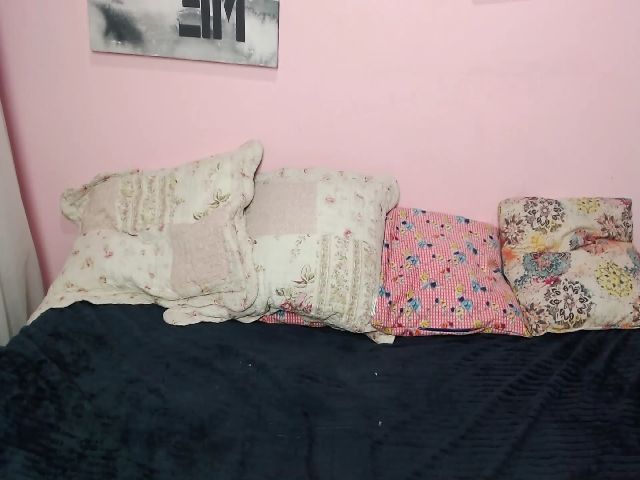 Live sex webcam photo for MissTiara_ #253618634