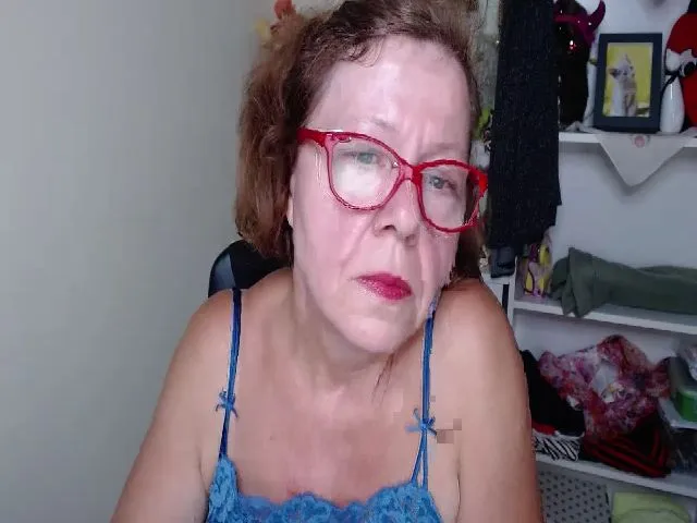 Live sex webcam photo for Adele_69 #265068633