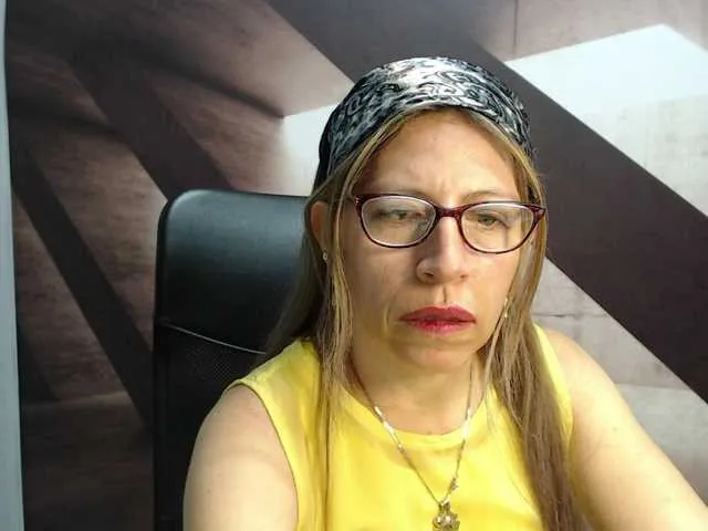 Live sex webcam photo for maturehot-1 #244701620