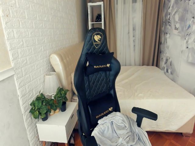 Live sex webcam photo for ArielAniston #258839240