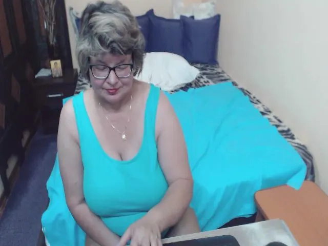 Live sex webcam photo for xSweetKarina #260034797