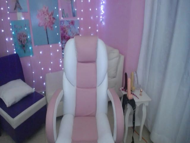 Live sex webcam photo for Lunita_start #252649077