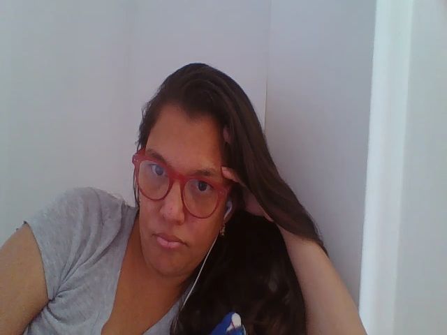 Live sex webcam photo for SweetLola01 #258716067