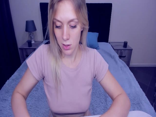 Live sex webcam photo for MeganKind #255874196