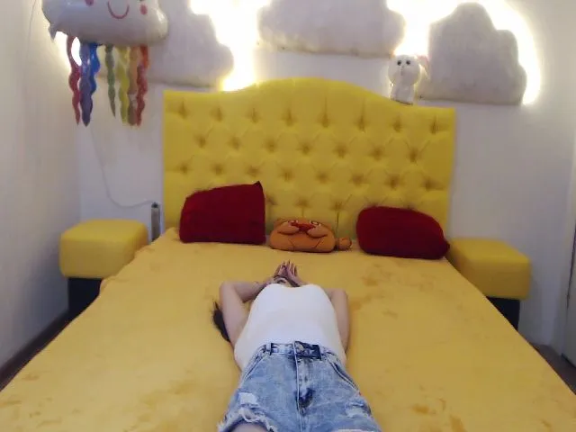 Live sex webcam photo for LindaJason #254540116