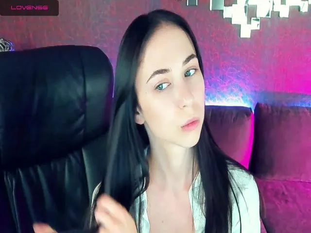 Live sex webcam photo for MilkaBabyDoll #260818728