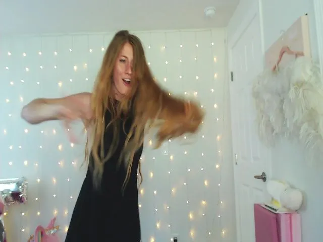 Live sex webcam photo for SweetMango_ #262278781