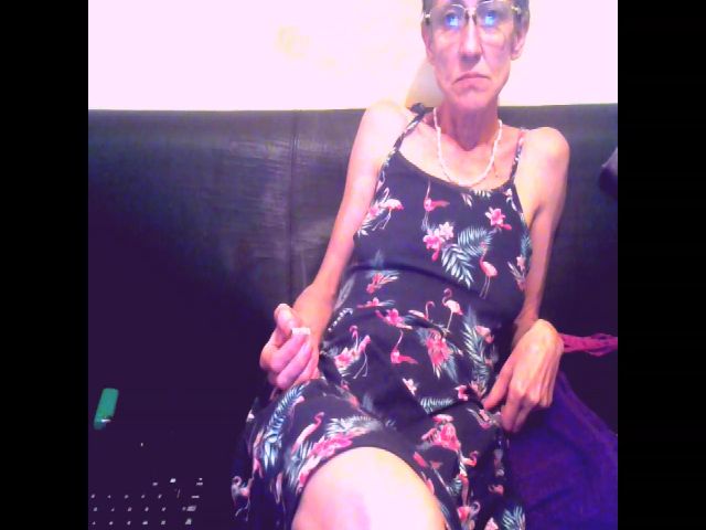 Live sex webcam photo for Sexygeny #252610407