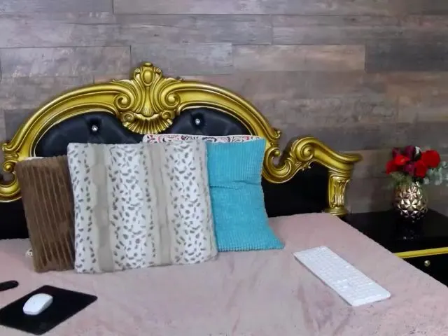 Live sex webcam photo for KendraTess #259725766