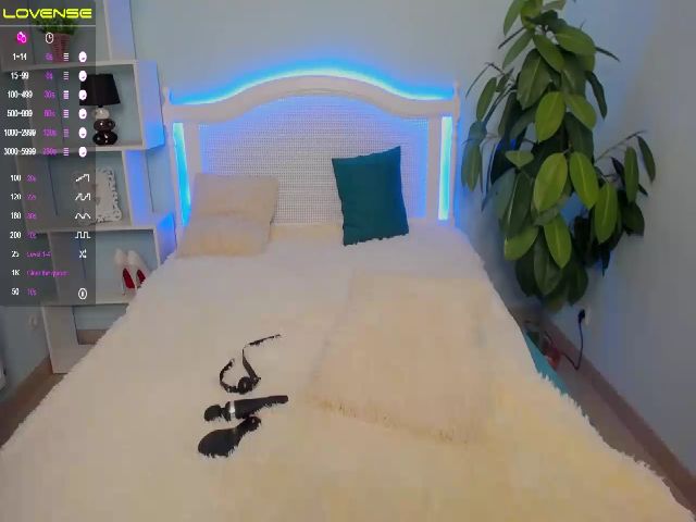 Live sex webcam photo for Little__Dolly #255045487