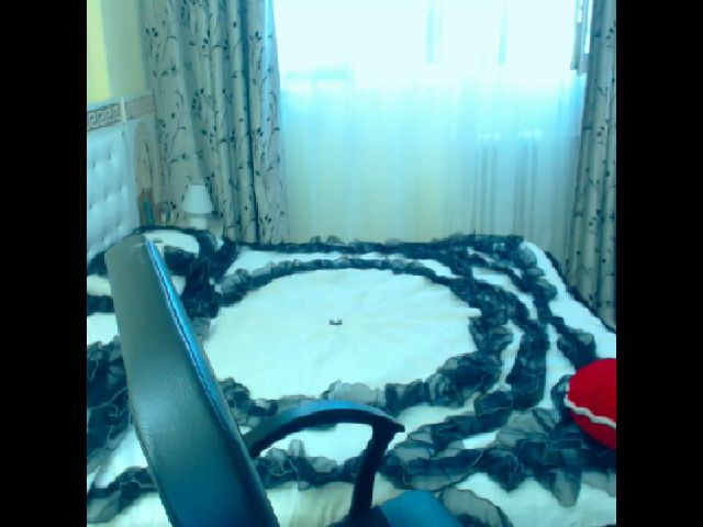 Live sex webcam photo for SonyaHotMilf #252485457