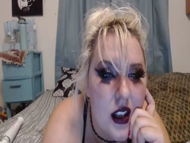 Live sex webcam photo for Izgonewildz #254442775