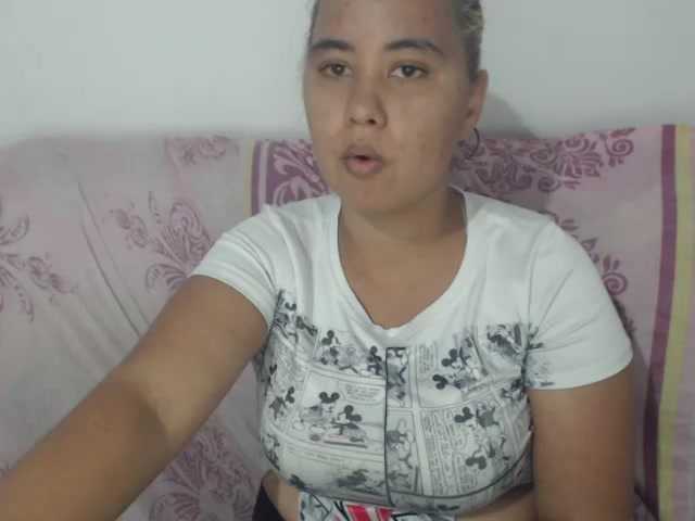 Live sex webcam photo for julianahothot #240974359