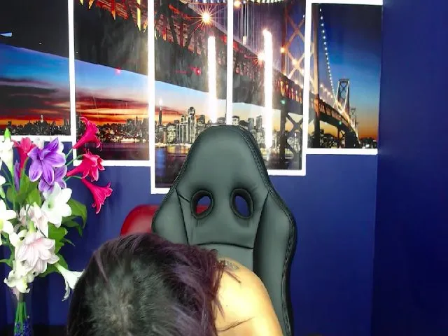 Live sex webcam photo for Infernalsexx #253947031