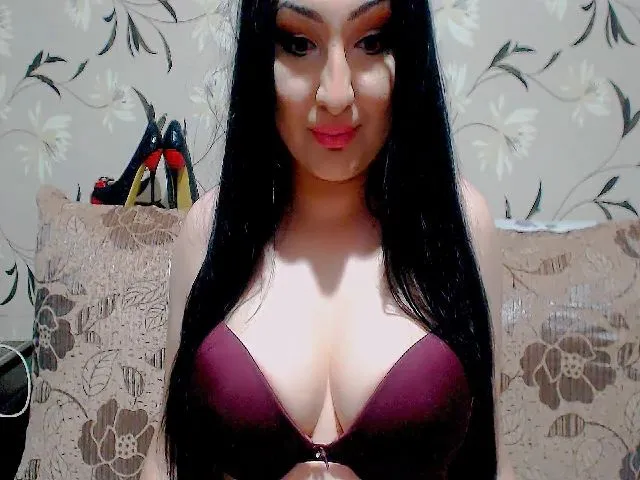 Live sex webcam photo for Cindystar5 #252276956