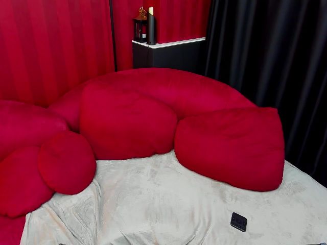 Live sex webcam photo for BestCamGirll #257772572