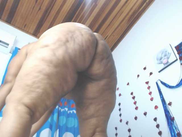 Live sex webcam photo for monicggold #242108678