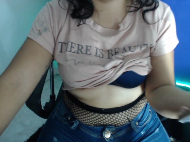 Live sex webcam photo for sophiie_fox #252925102