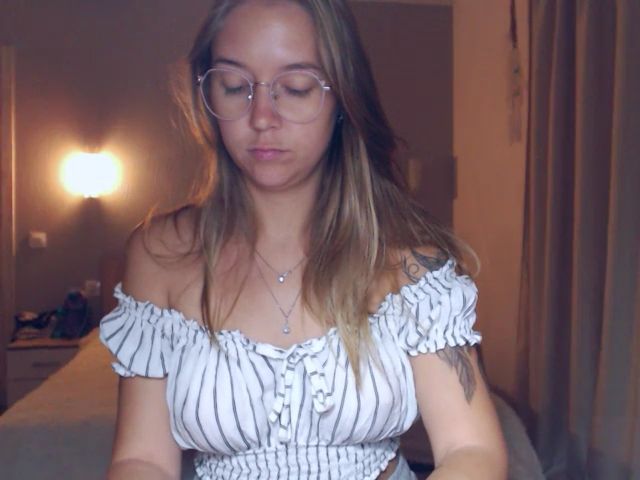 Live sex webcam photo for SylviaOneill #258318810