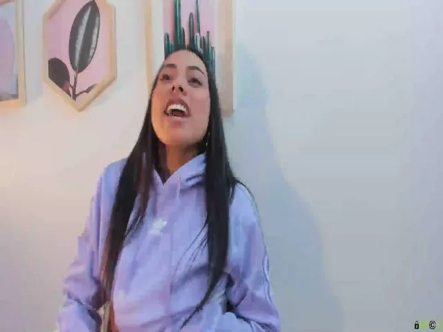 Live sex webcam photo for Kendry_ #257765380