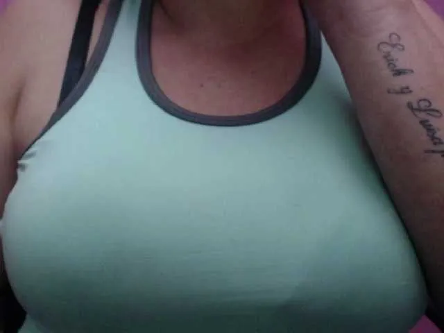 Live sex webcam photo for luzzyhot #244519356