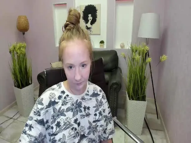 Live sex webcam photo for StunningKelly #262740165