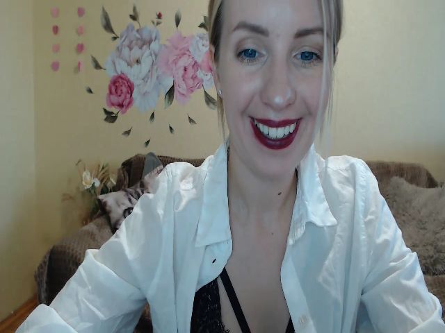 Live sex webcam photo for Amy_CuteBambi #259287227