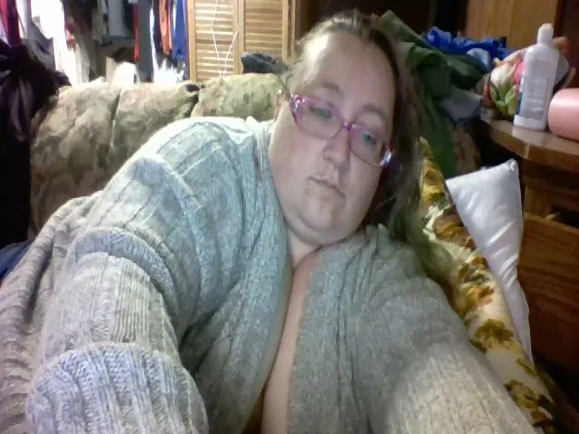 Live sex webcam photo for BBWAngel85 #255524547