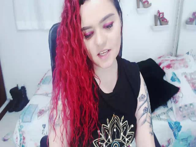 Live sex webcam photo for Twwiiggy #287851956