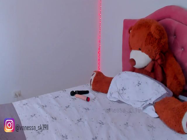 Live sex webcam photo for Vanesweett #258194402